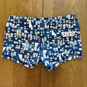 FLEO - GEOMETRIC TRIANGLE